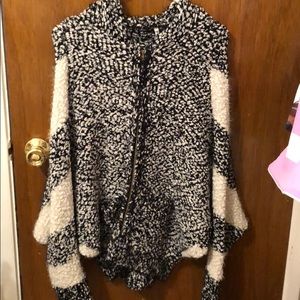 Super cozy black and white zipped cardigan